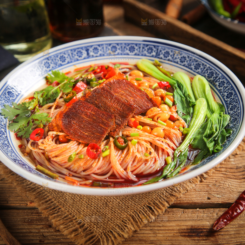 碗里的牛肉粉