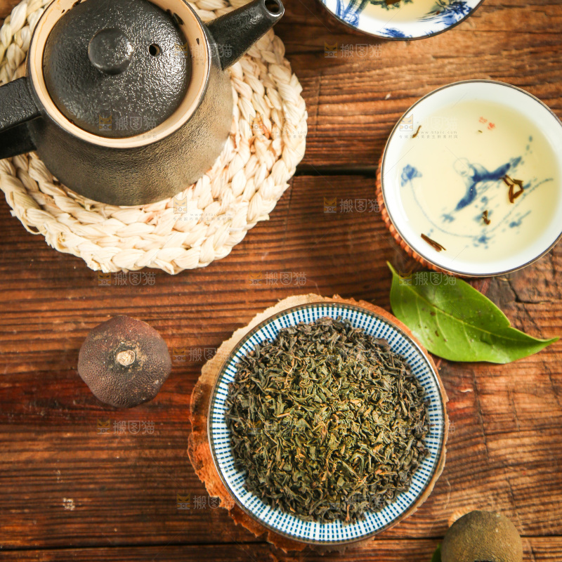 盘子里的茶叶