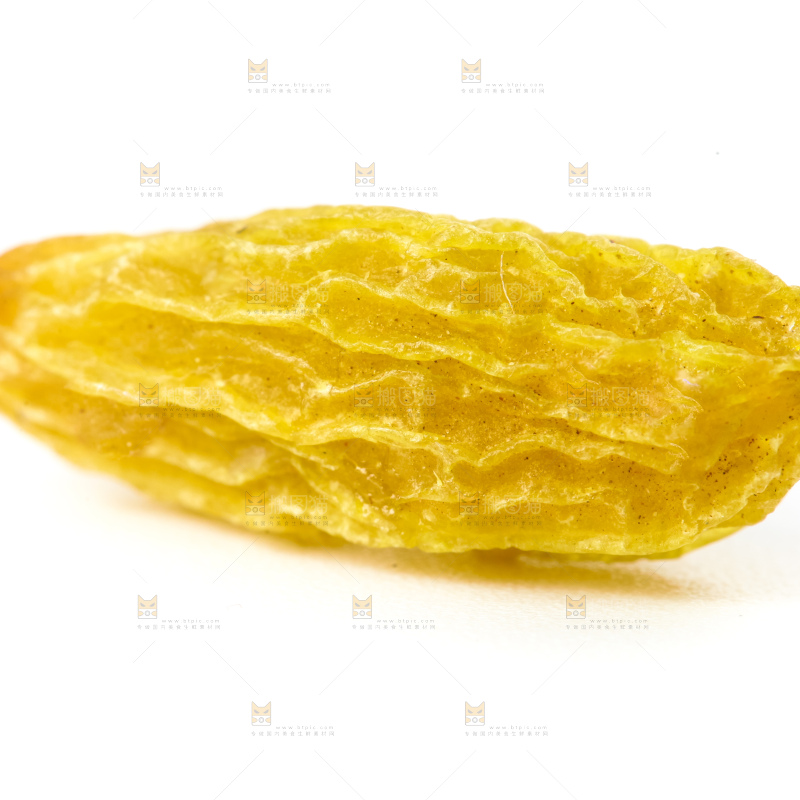 白底上放着绿葡萄干