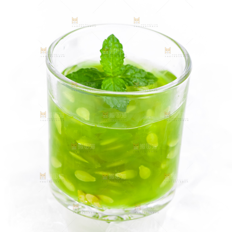 杯子里装着火参果果汁