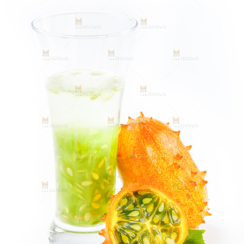 杯子里装着火参果果汁