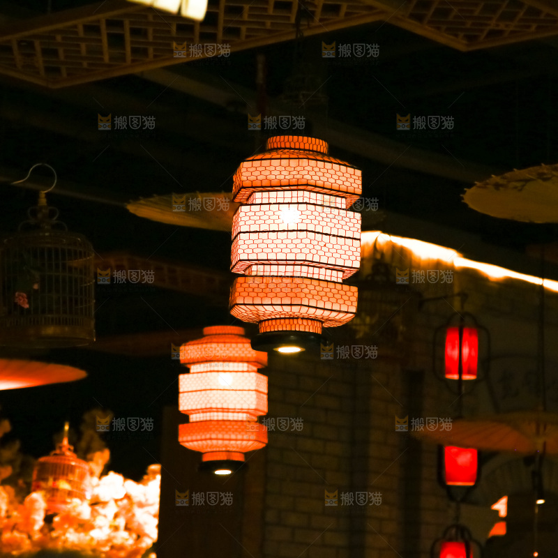 夜市里的古典灯笼