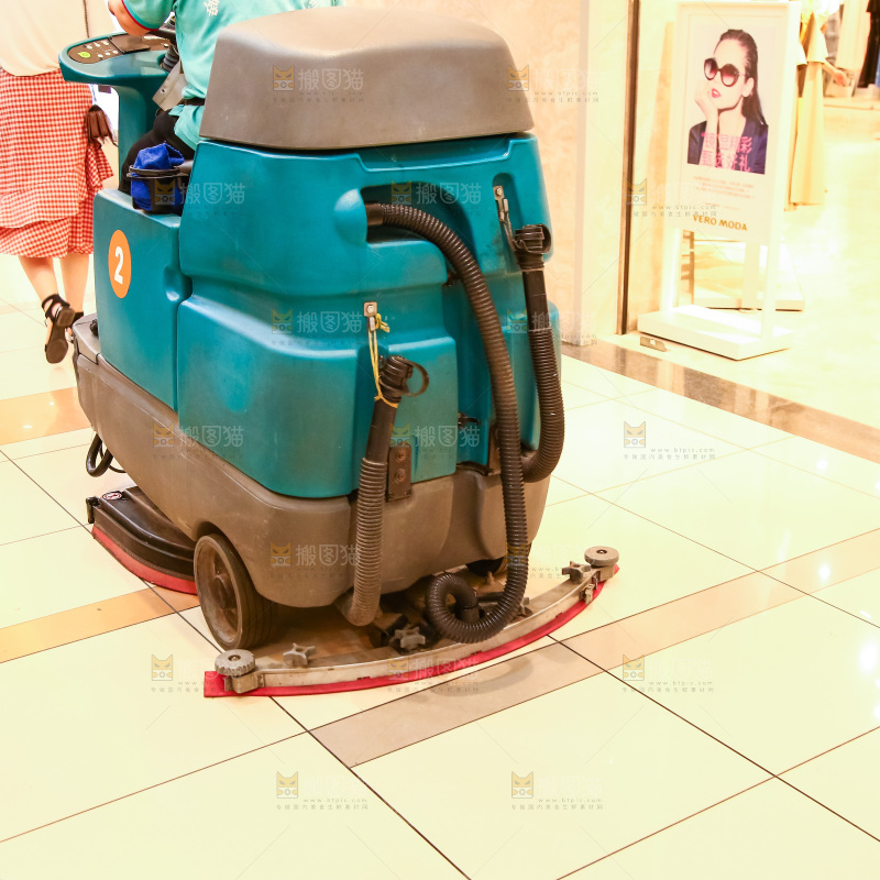 商场里的清洁车