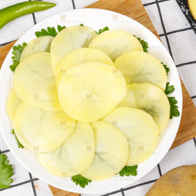 格子底上的土豆