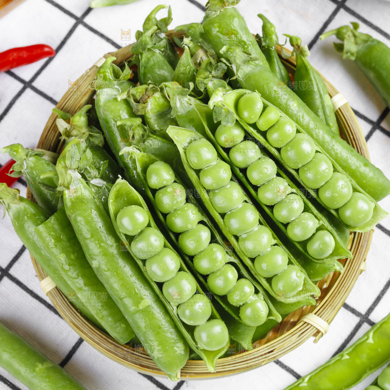 格子底上的青豌豆