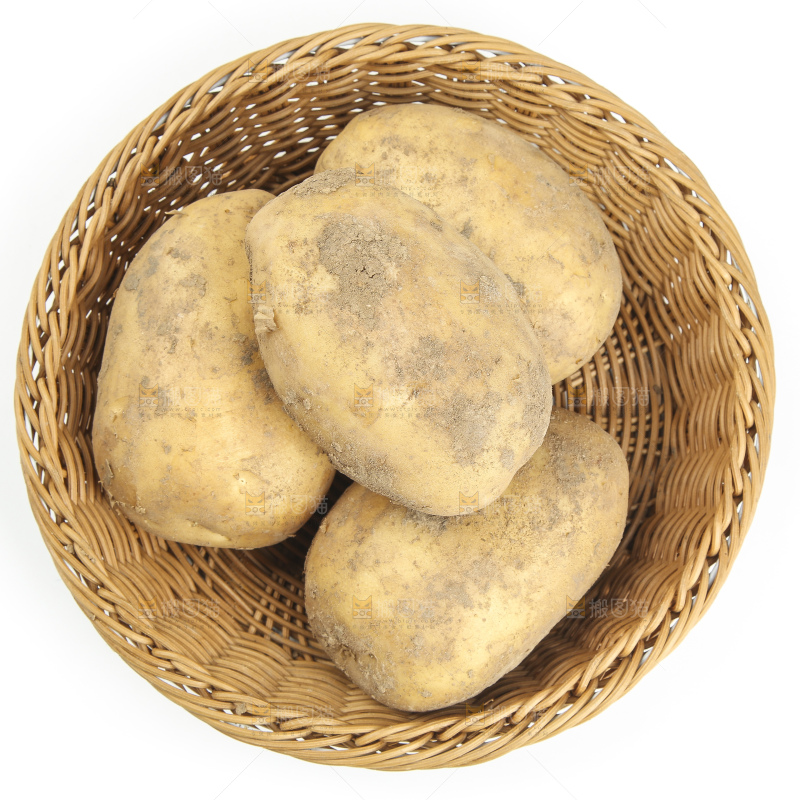 篮子里堆着黄皮土豆