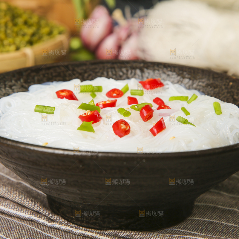 碗里装着粉丝