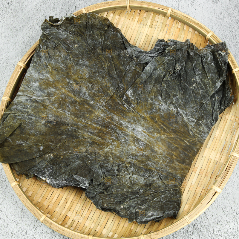 篮子里放着干海带