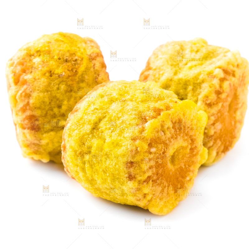 绿豆糕放在白底上
