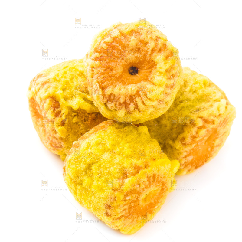 绿豆糕放在白底上