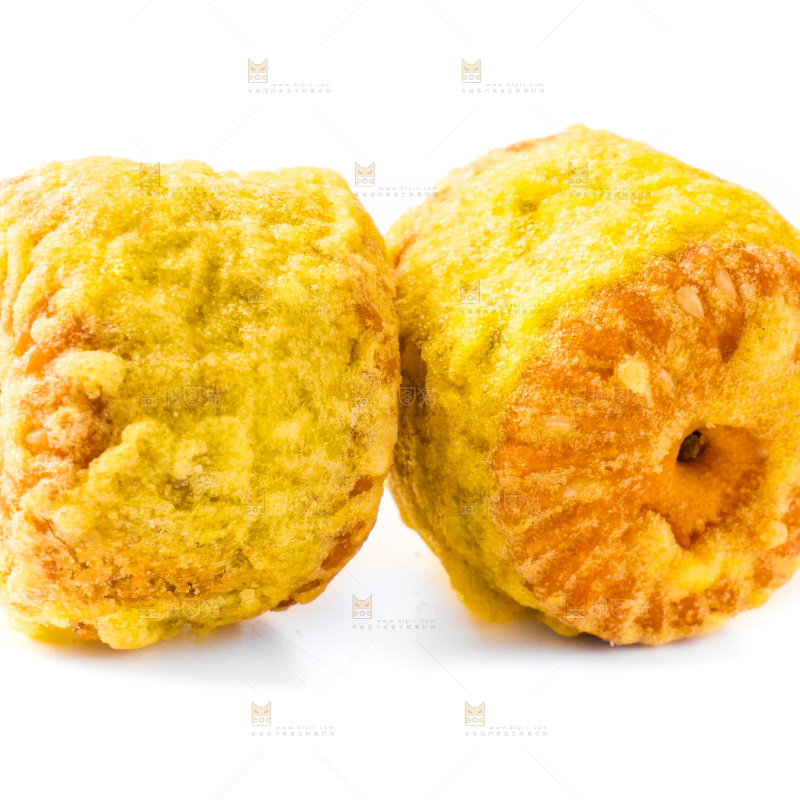白底上的绿豆饼