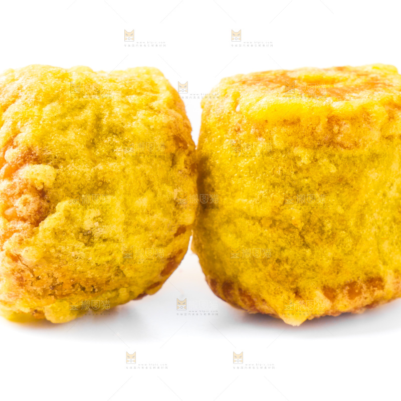 白底上的绿豆饼