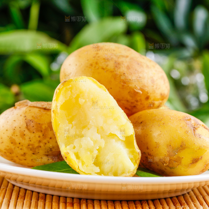 深底上的土豆