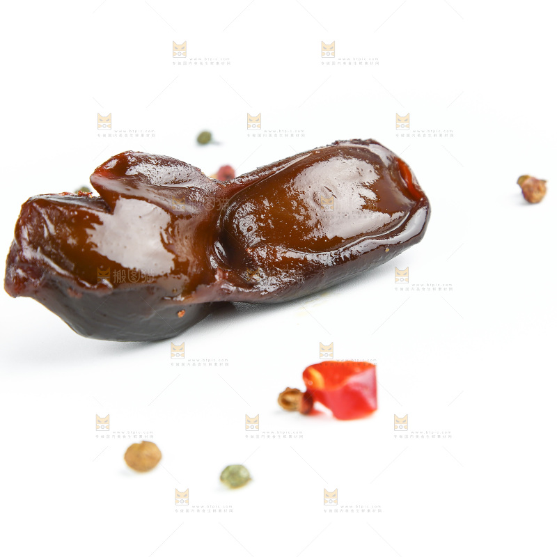 白底上的卤鸭胗