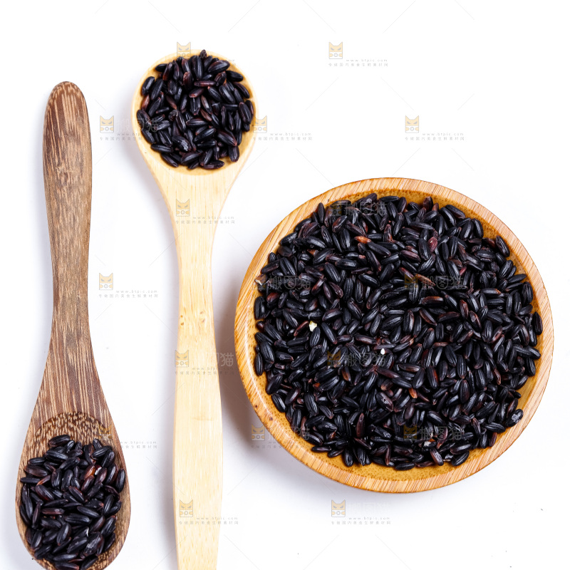 白底上的东北黑米
