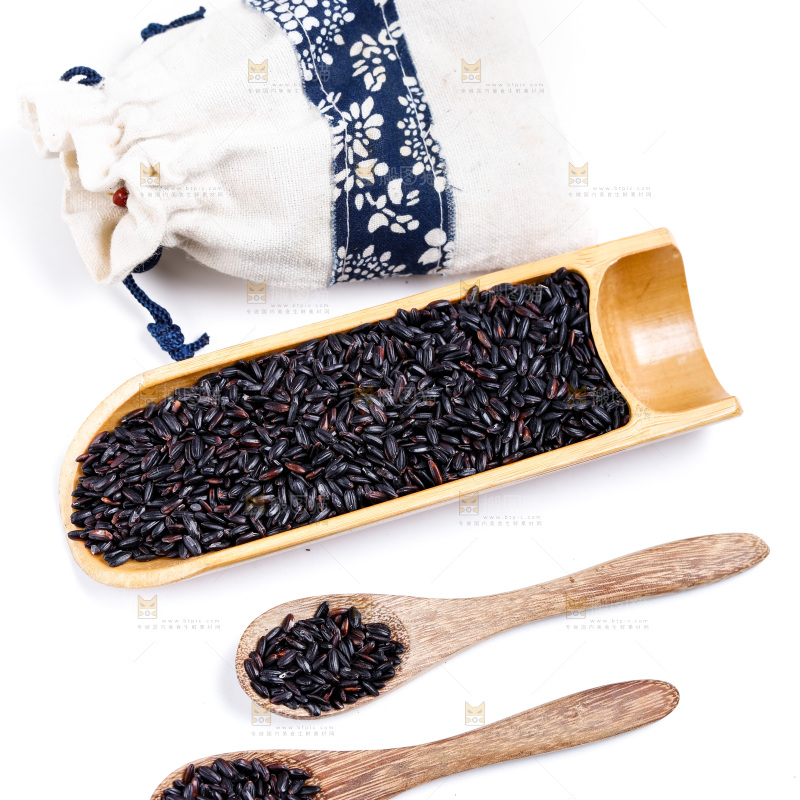 白底上的东北黑米