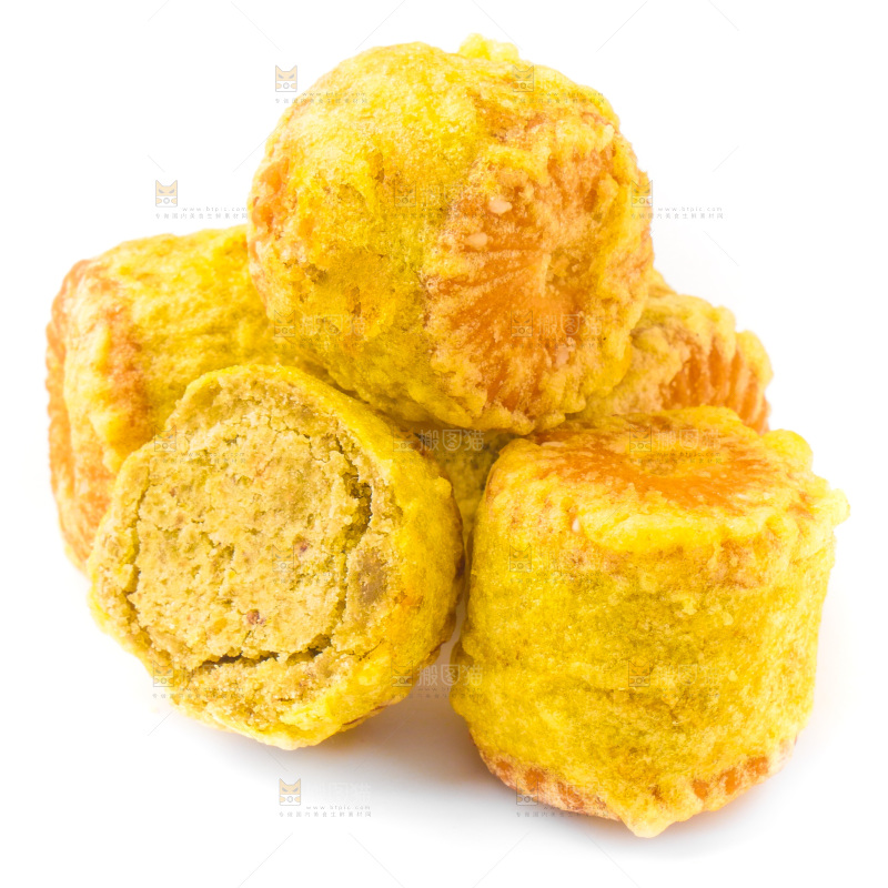 绿豆糕放在白底上