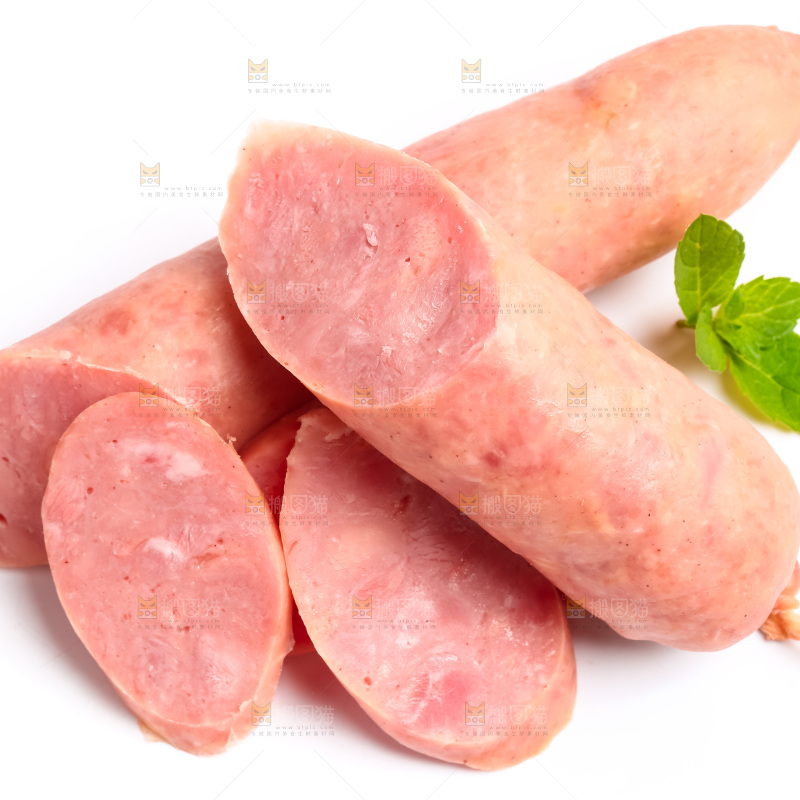 白底上摆放着肉肠