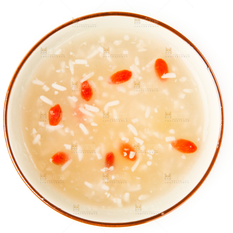 白底上放着一碗枸杞粥