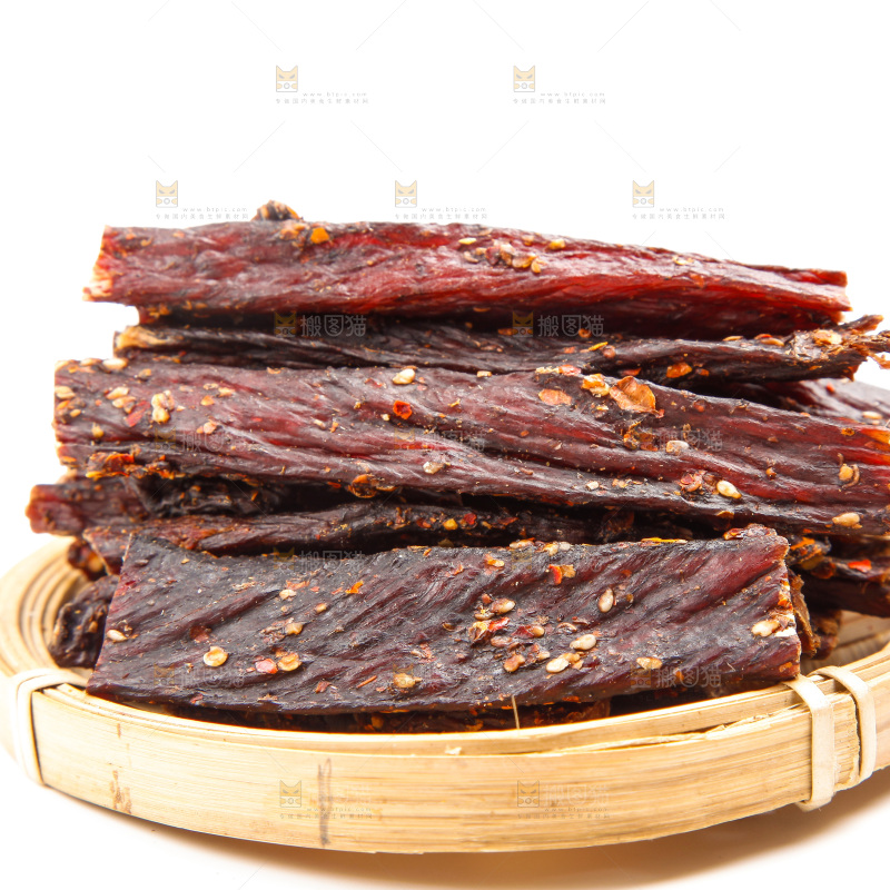 篮子里装着手撕牛肉干