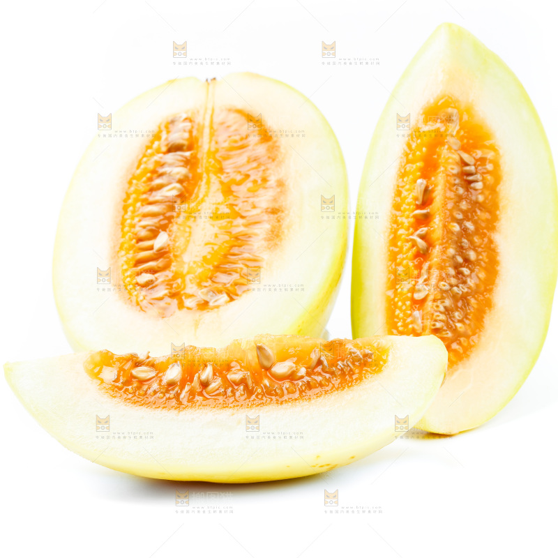 白底上放着切开的香瓜