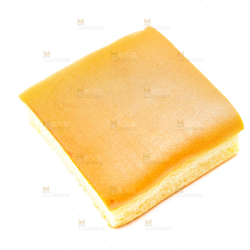 白底上放着小蛋糕