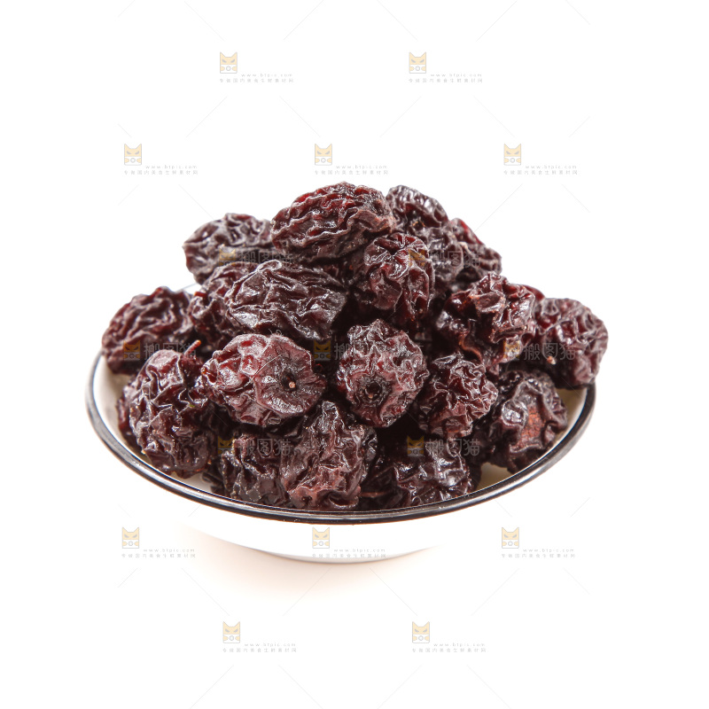 碟子里装着乌梅