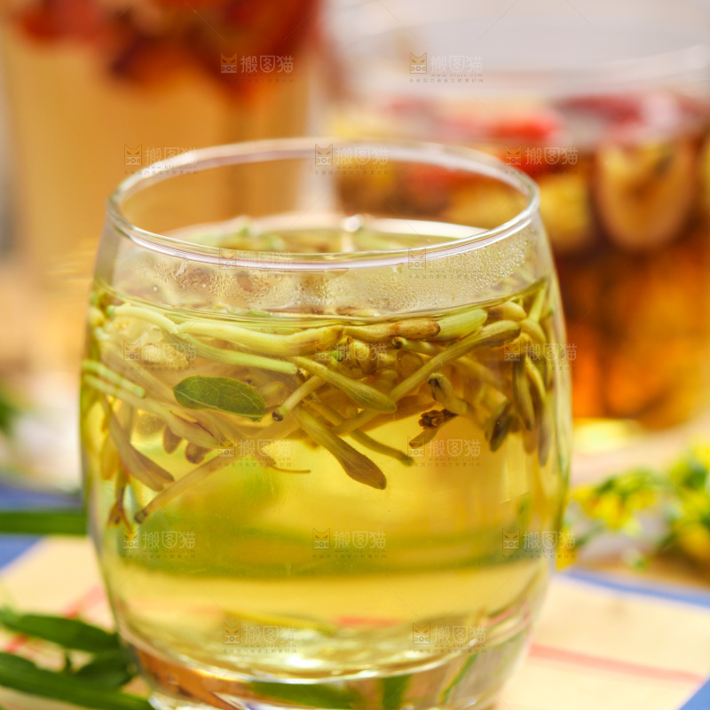 一杯金银花茶
