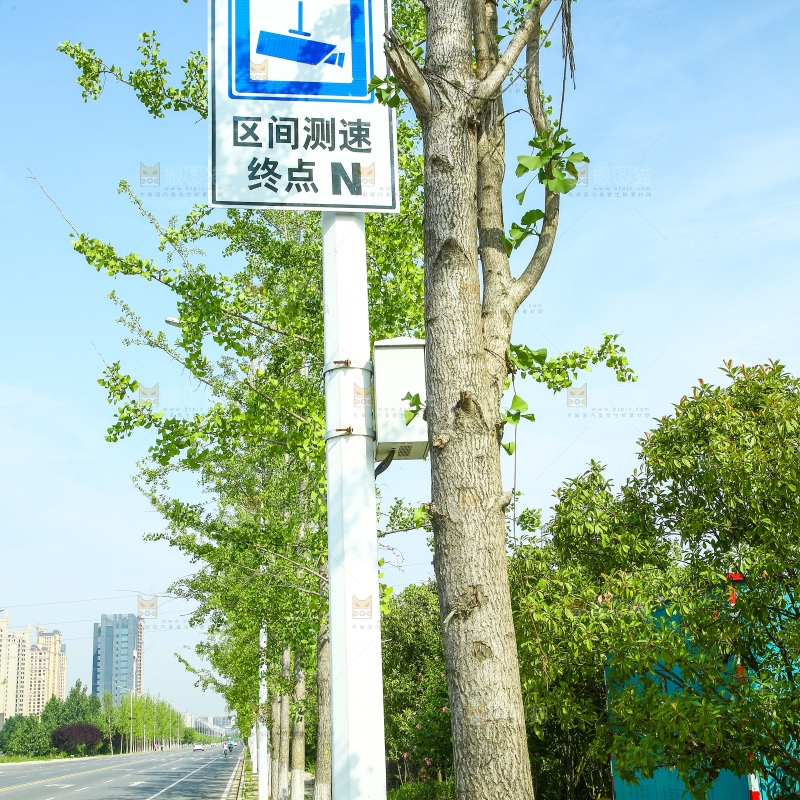 路边的指示牌