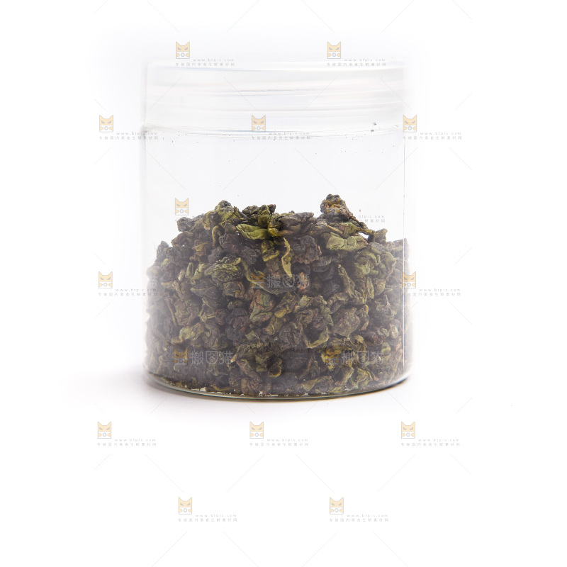 瓶子里装着乌龙茶
