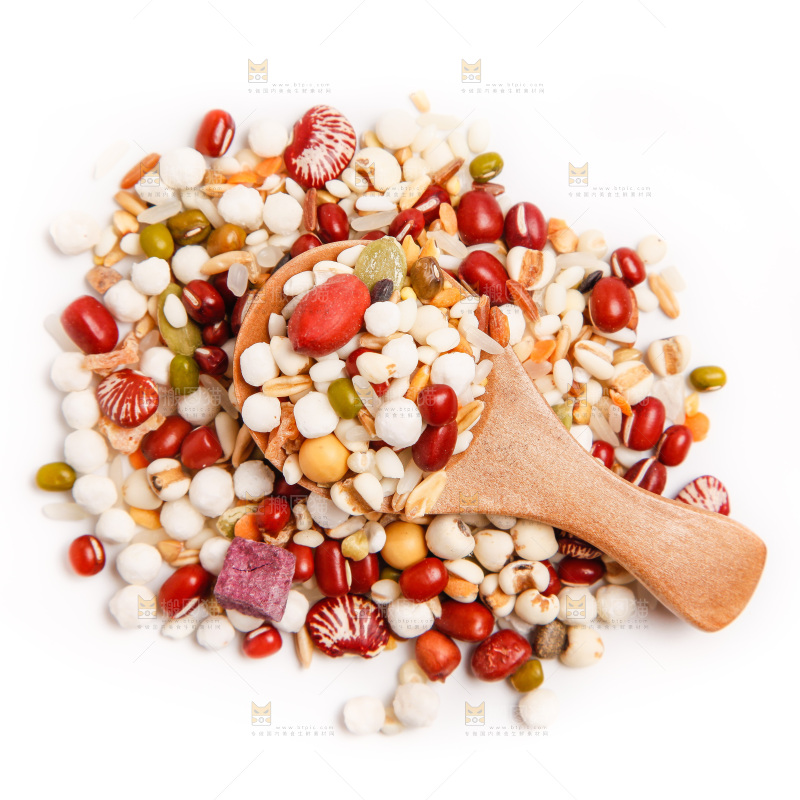 白底上放着八宝粥食材