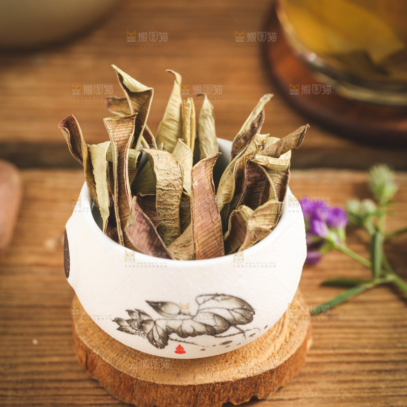 杯子里装着芦荟干