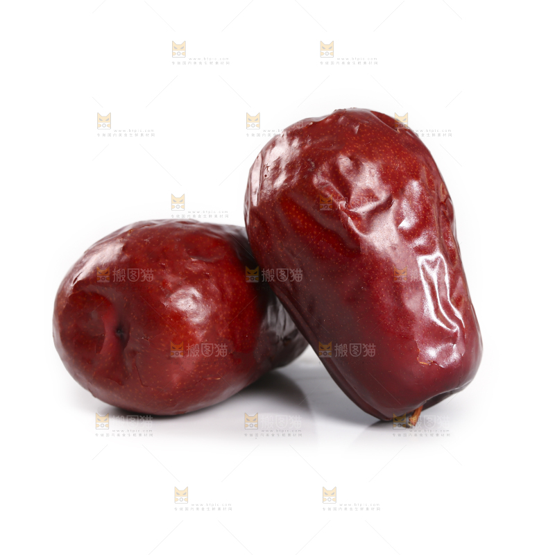 白底上摆放着和田红枣