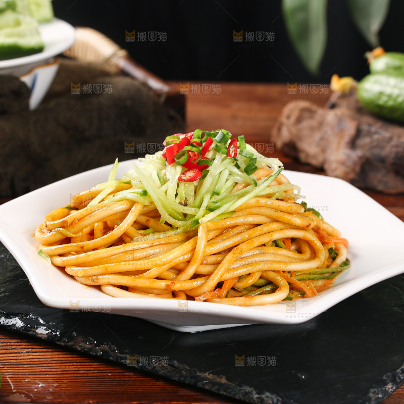 一盘凉拌面