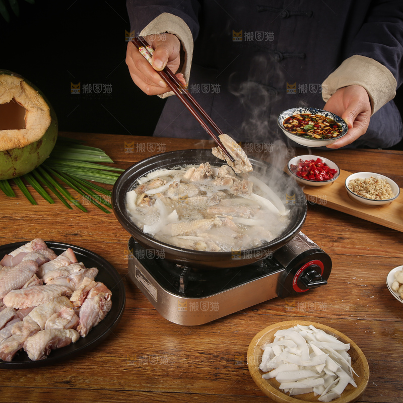 筷子上夹着椰子鸡