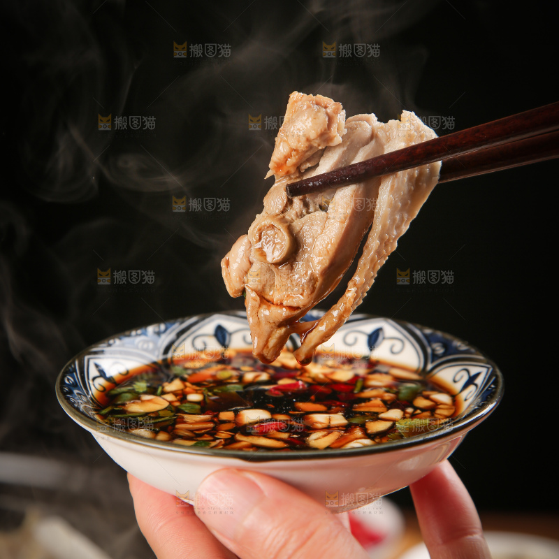 蘸汁的椰子鸡