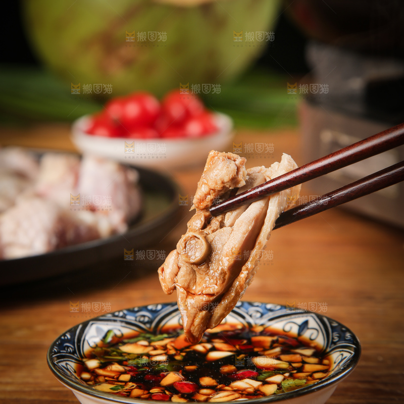 蘸汁的椰子鸡