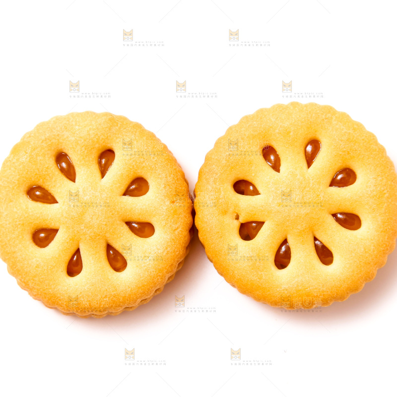 白底上的果酱夹心饼干