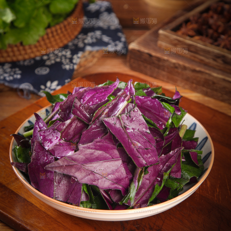 一盘紫背菜