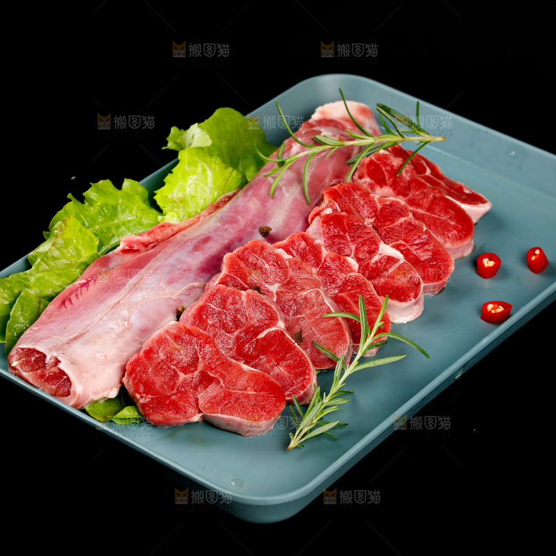 一盘新鲜牛腱子肉