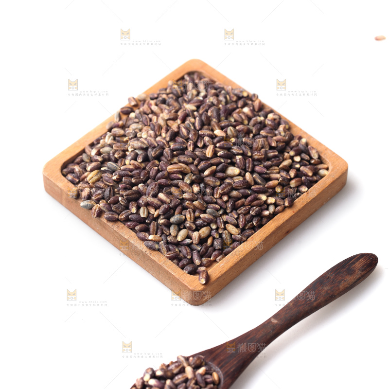白底上放着一碟黑青稞