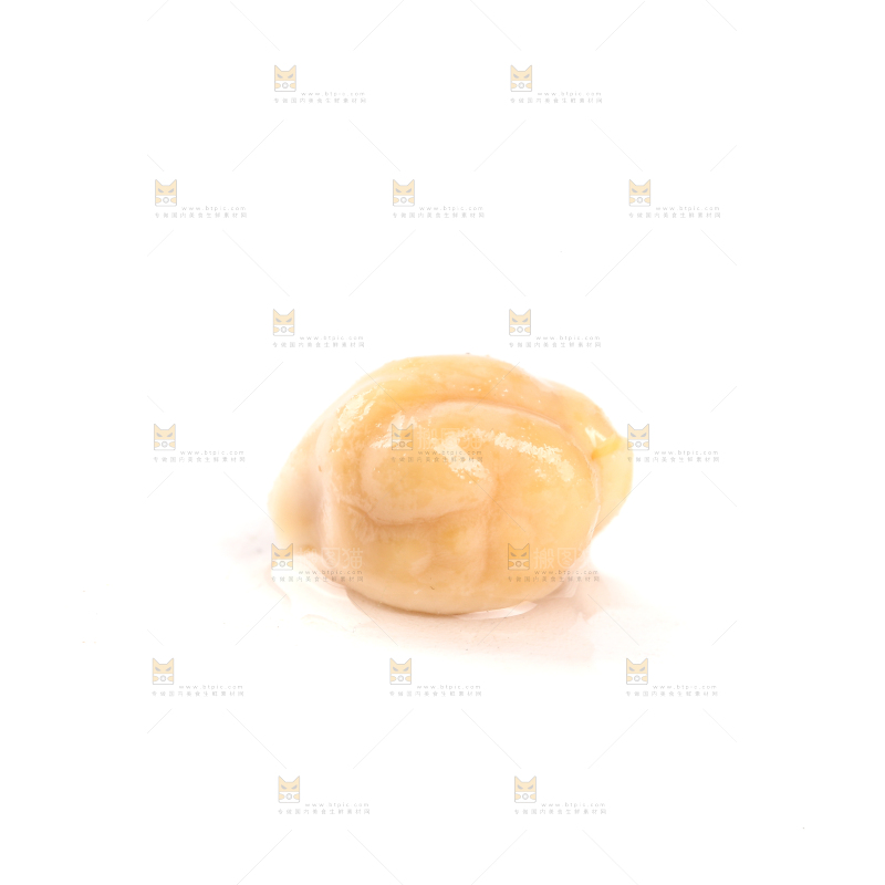 白底上放着鹰嘴豆