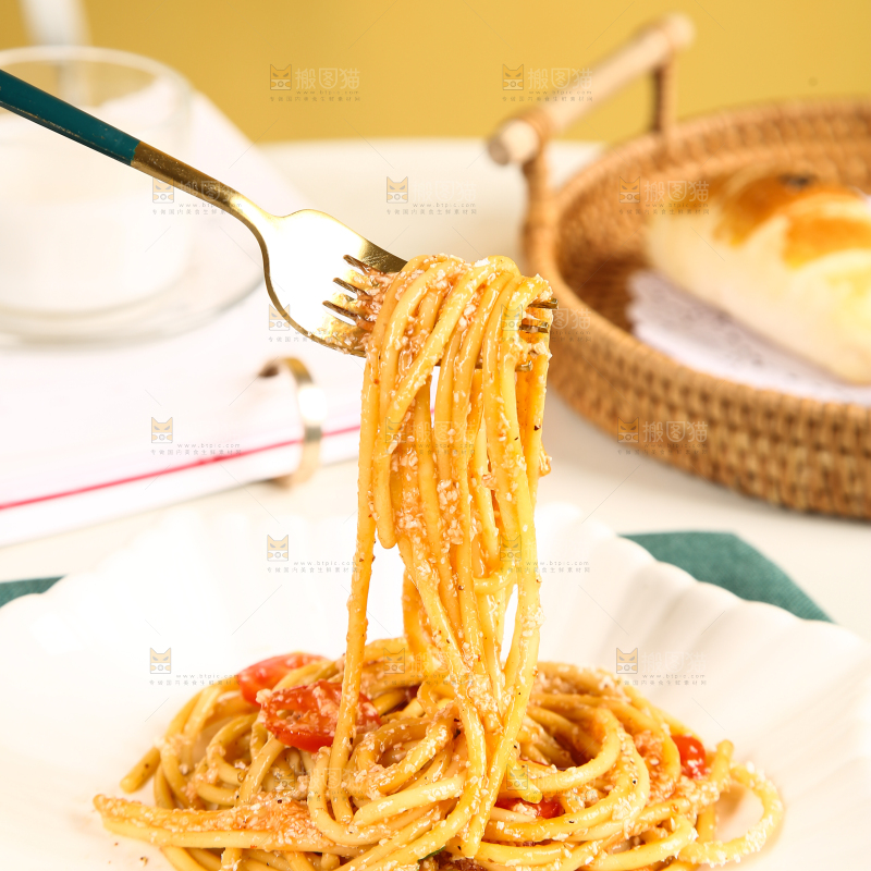 叉子上的意面