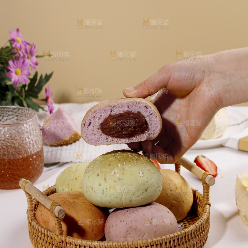 手里拿着欧包