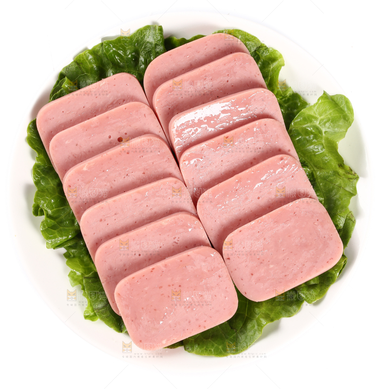白底上放着一盘午餐肉切片