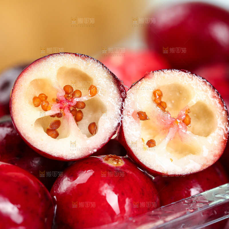 盒子里装着蔓越莓