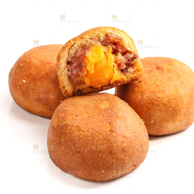 白底上的火腿蛋黄月饼
