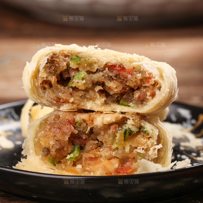 盘子里的酥皮月饼
