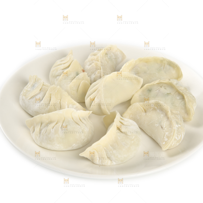 白底上放着一盘饺子