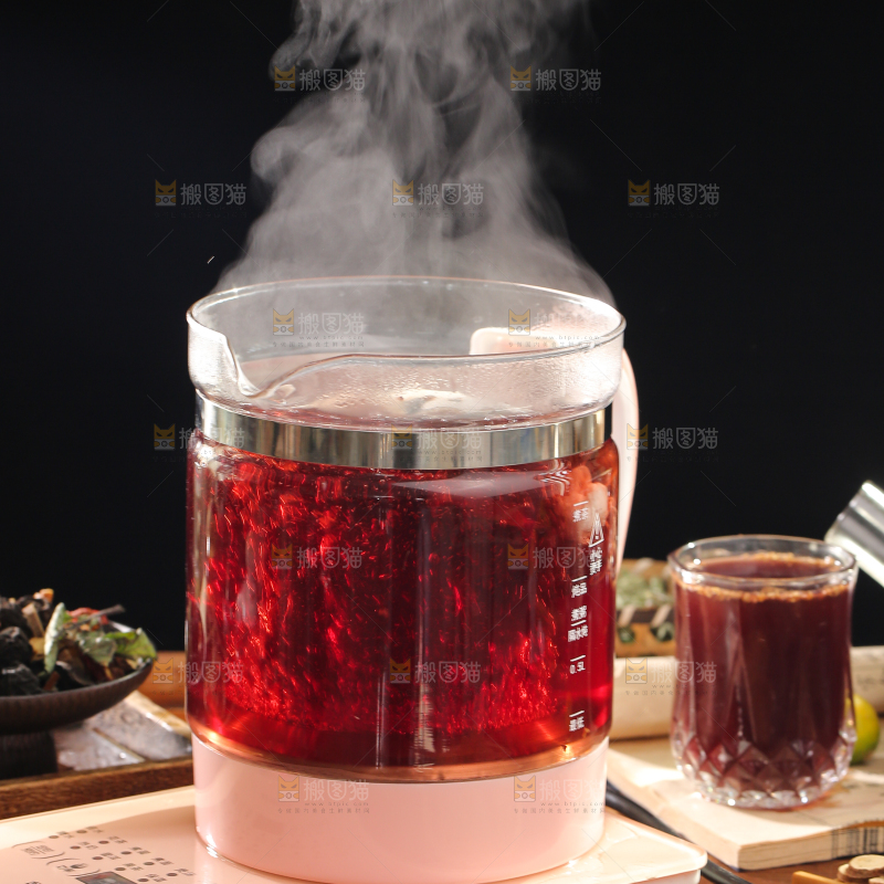 茶壶里正在煮酸梅汤